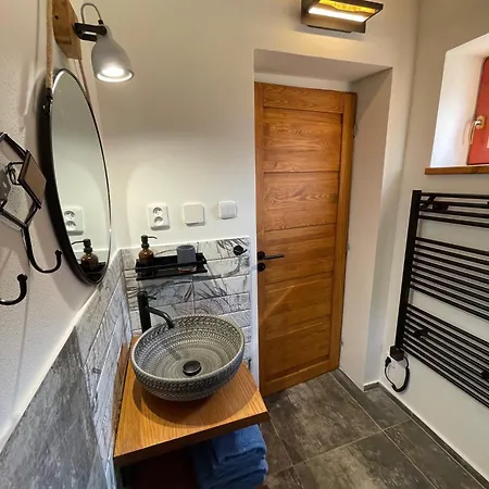 Дом отдыха Sunrise Tiny House Malesov