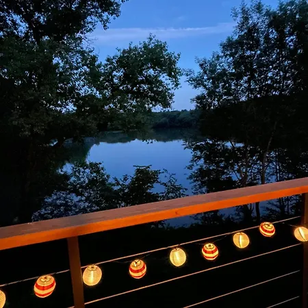 Feriehus Sunrise Tiny House Malesov