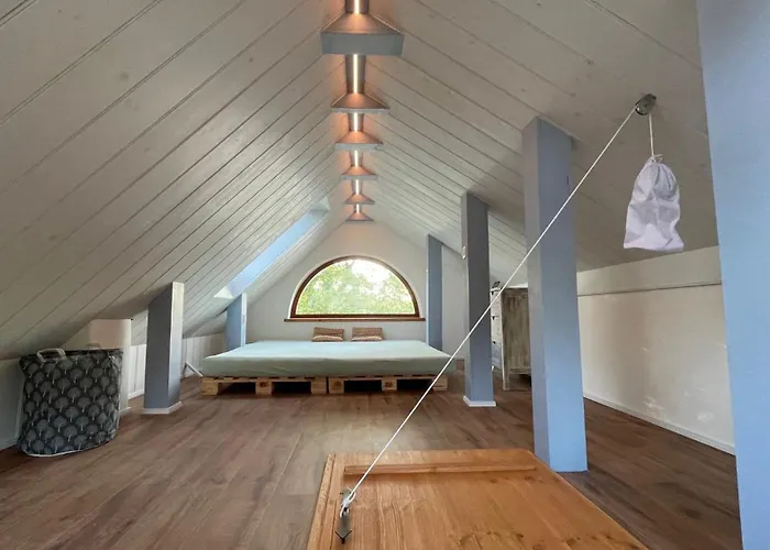 Сasa de vacaciones Sunrise Tiny House Malesov